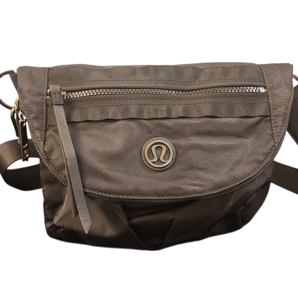 EUC Lululemon Athletica Nylon Black Festival Crossbody - Dance Your Asana Off - Picture 6 of 14